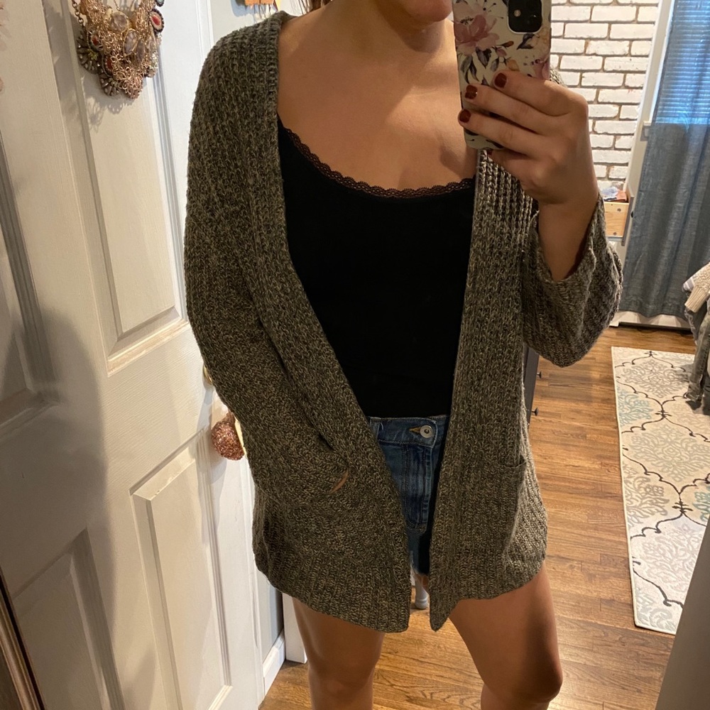 CHARLOTTE RUSSE knit cardigan with pockets